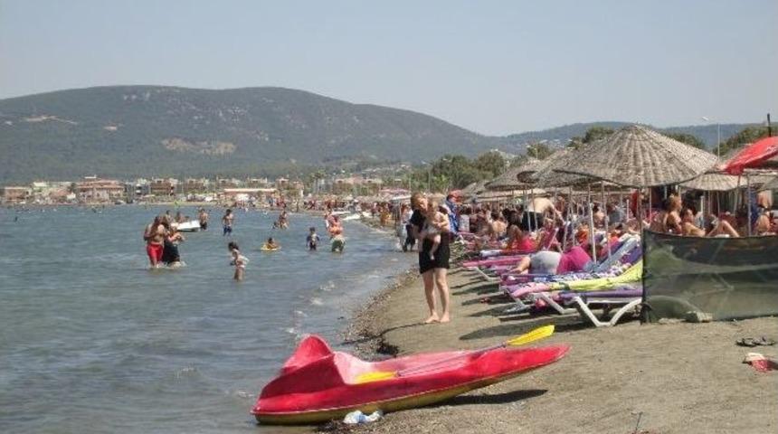 Sıcakların Artması İzmirlileri Sahillere Akın Ettirdi