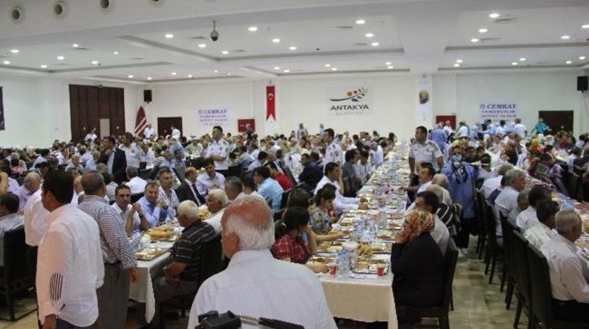 Adalet Bakanı Ergin, Hatay&rsquo;da İftar Yemeğine Katıldı