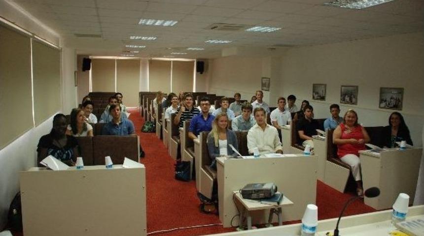 Abd&rsquo;li Universite &Ouml;ğrencileri Kuşadası&rsquo;nda