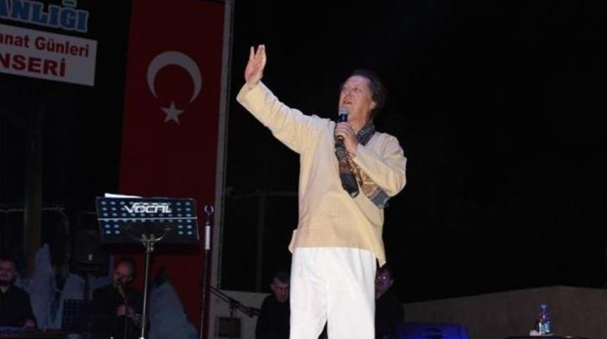 Ahmet &Ouml;zhan Avanos&rsquo;ta Sevenleriyle Buluştu