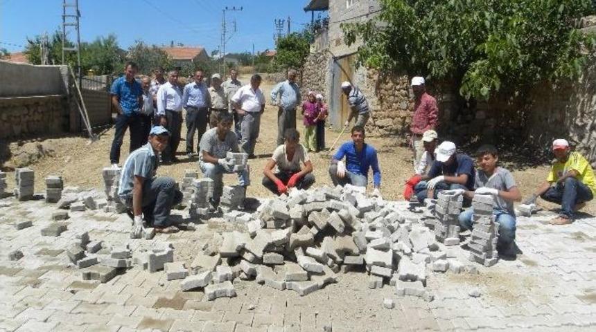 K&ouml;yl&uuml;n&uuml;n Ayağı &Ccedil;amurdan Kurtuluyor