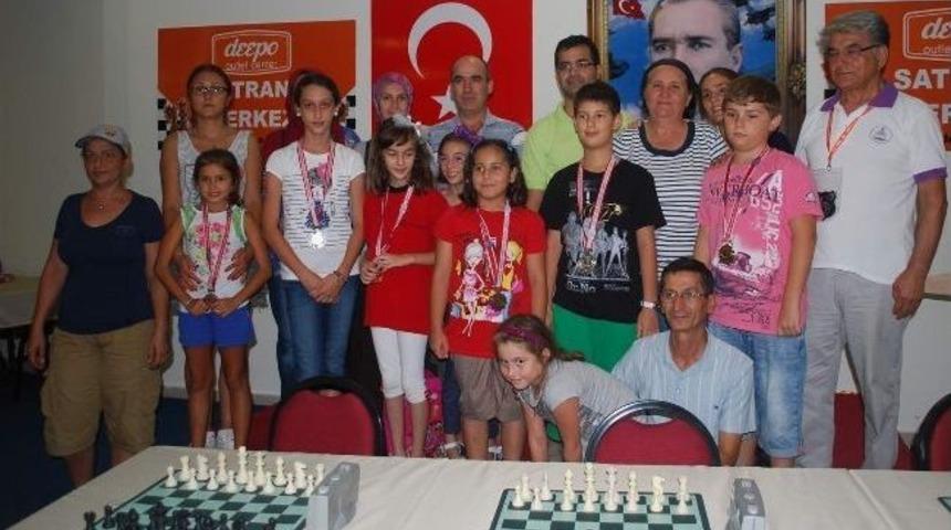 Gazetecilik Ve Basın Bayramı Satran&ccedil; Turnuvası Sonu&ccedil;landı