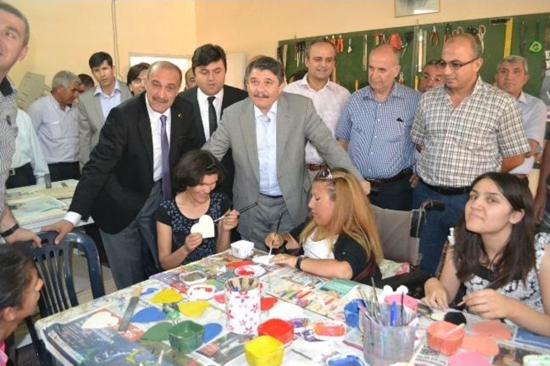 Tanrıverdi; Ekolojik Oyuncak Merkezini Ziyaret Etti