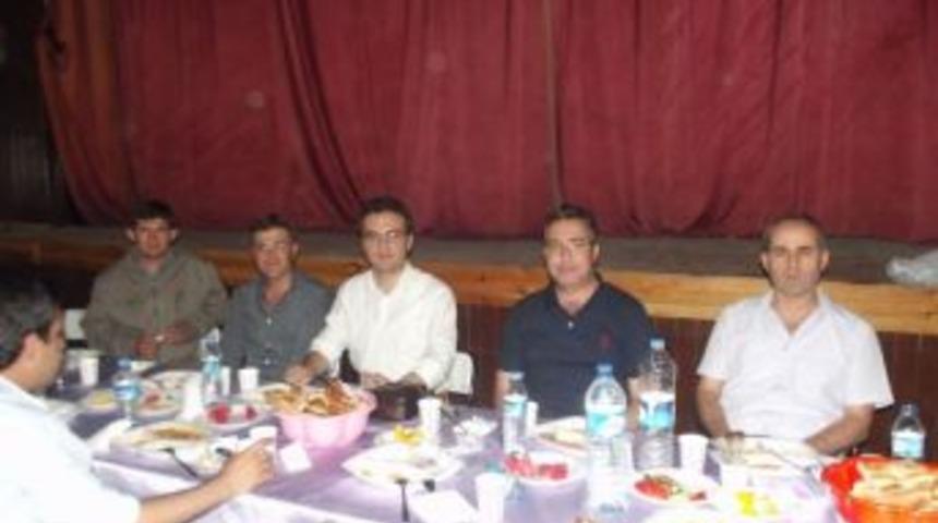 Kağızman Emniyetinden iftar yemeği
