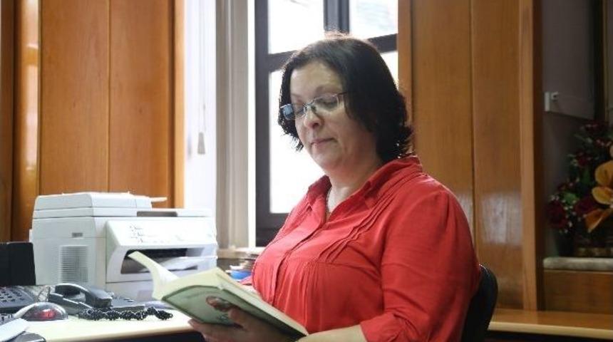 T&uuml;m Personel Kitap Okuyor