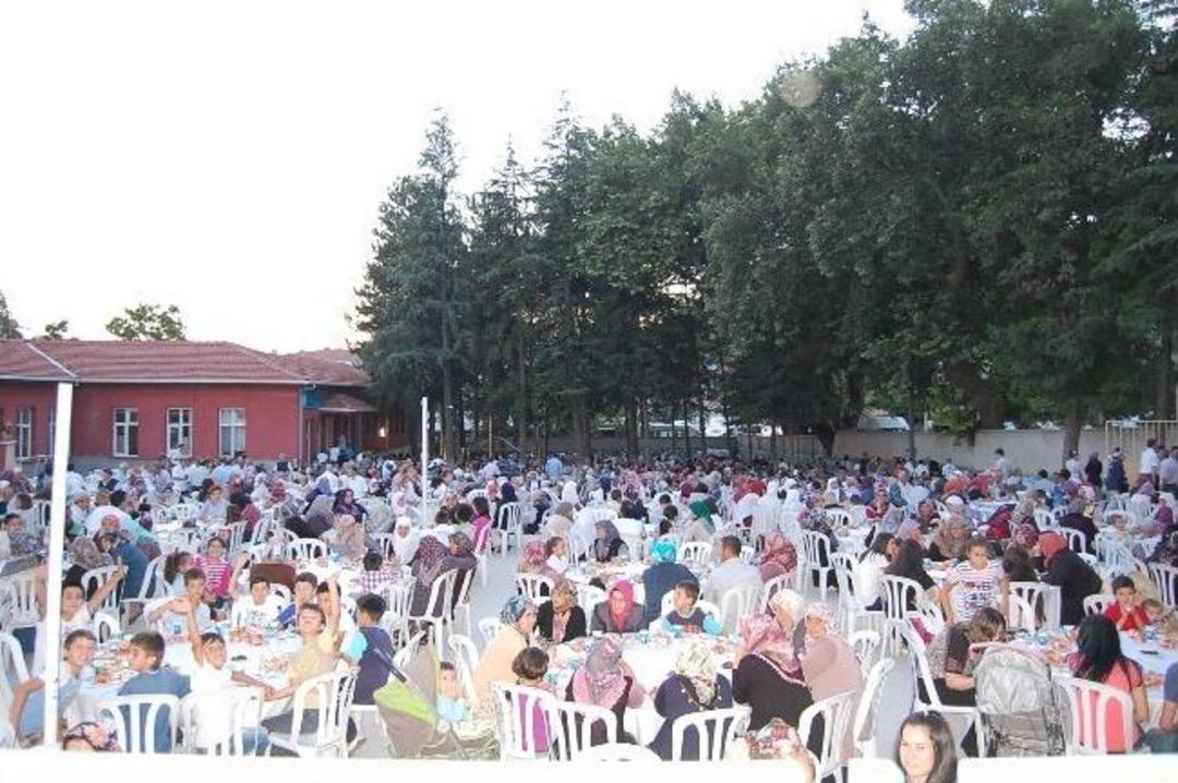 Ak Parti Sokak İftarları Harmancık'ta