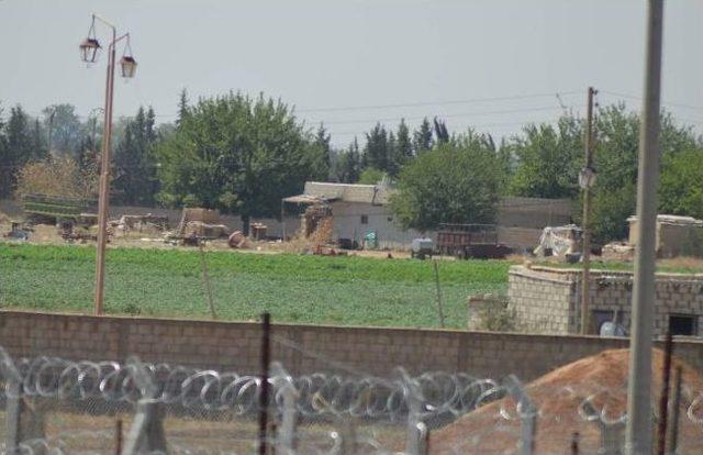 Resulayn'da Pyd’li Kadınlar Çatılarda Nöbet Tutuyor