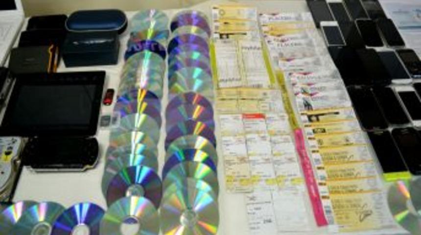 Uluslararası Kredi Kartı Dolandırıcılığı Operasyonunda 4 Kişi Tutuklandı