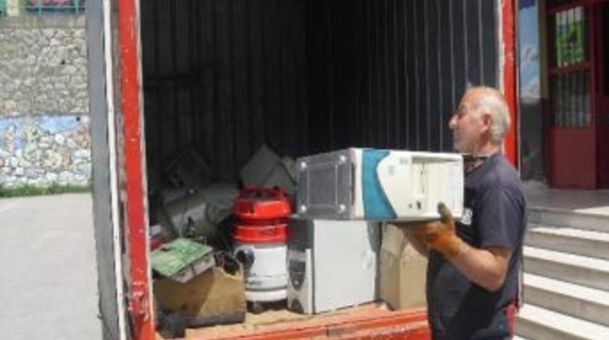 İzmit Belediyesi 6 Ayda 20 Ton E Atık Topladı