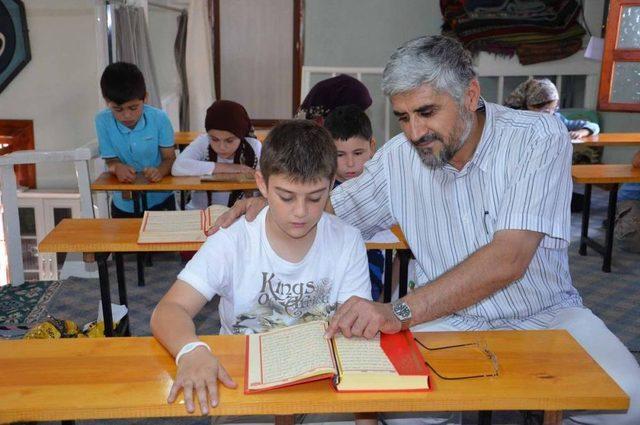 Gümüşhacıköy'de Ikinci Dönem Yaz Kur'an Kursları Başladı