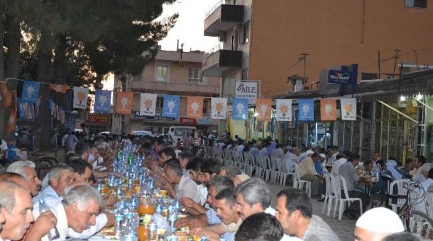 Ak Parti Hilvan Teşkilatı İftar Yemeği Verdi