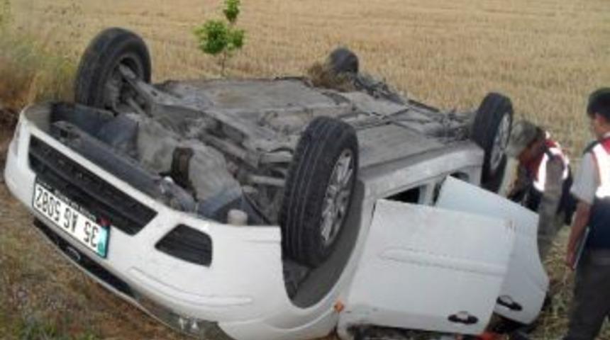 Konya&rsquo;da Otomobil Devrildi: 1 &Ouml;l&uuml;: 4 Yaralı