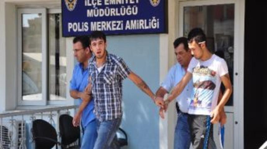 Evin Önünden Kilitli Motosikleti Çaldılar, Yakalandılar