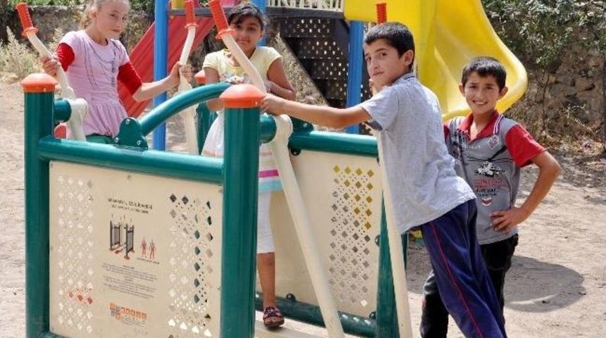 Aksaray'da Köylere Çocuk Parkı