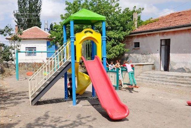 Aksaray'da Köylere Çocuk Parkı