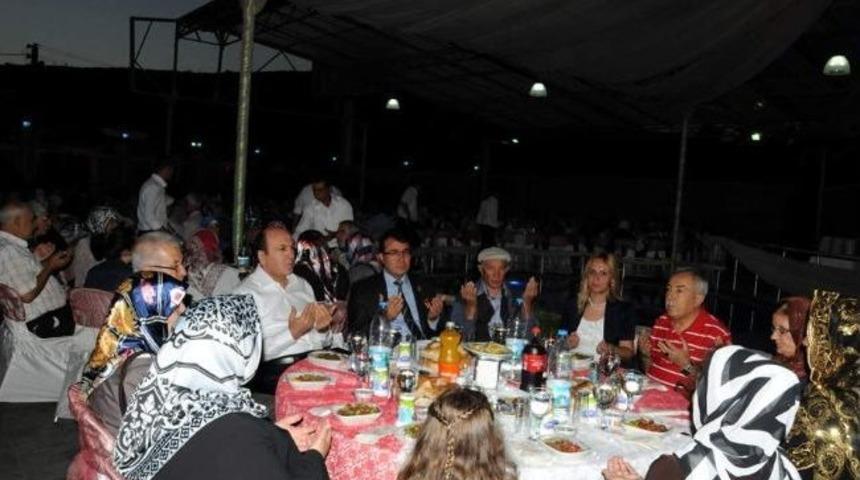 Belediye Başkanı Ok Şehit Ailelerine İftar Verdi