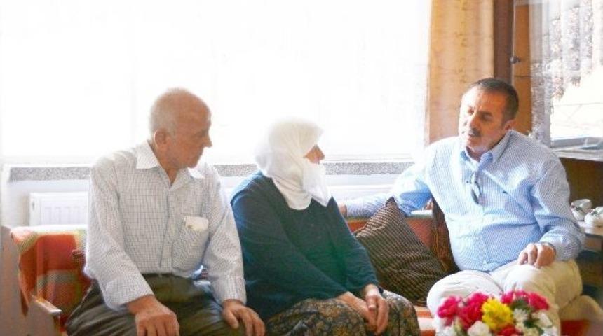 Kafkas&rsquo;tan Akpınar Ailesine Taziye Ziyareti
