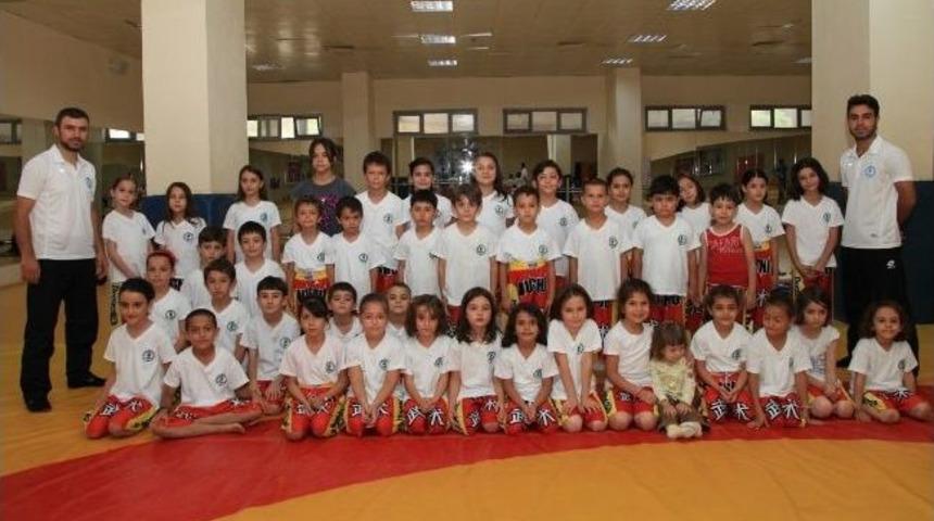 Sel&ccedil;uklu Spor Okullarında Eğitimler S&uuml;r&uuml;yor