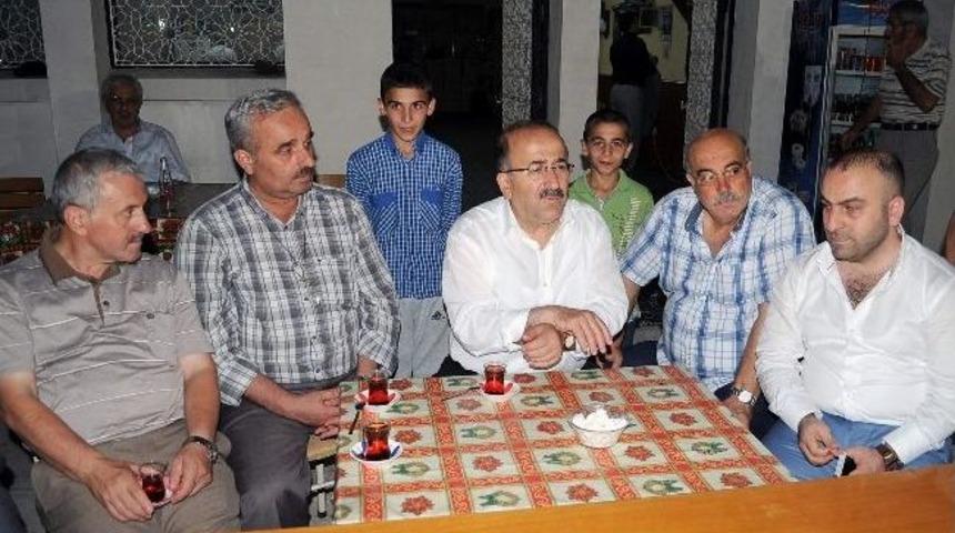 Başkan G&uuml;mr&uuml;k&ccedil;&uuml;oğlu Akyazı Stadı İ&ccedil;in Tarih Verdi