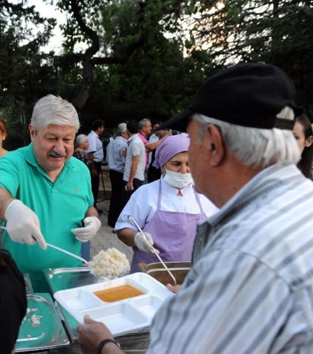 B&uuml;y&uuml;kşehir İftar Sofrasını İbradı&rsquo;ya Taşıdı