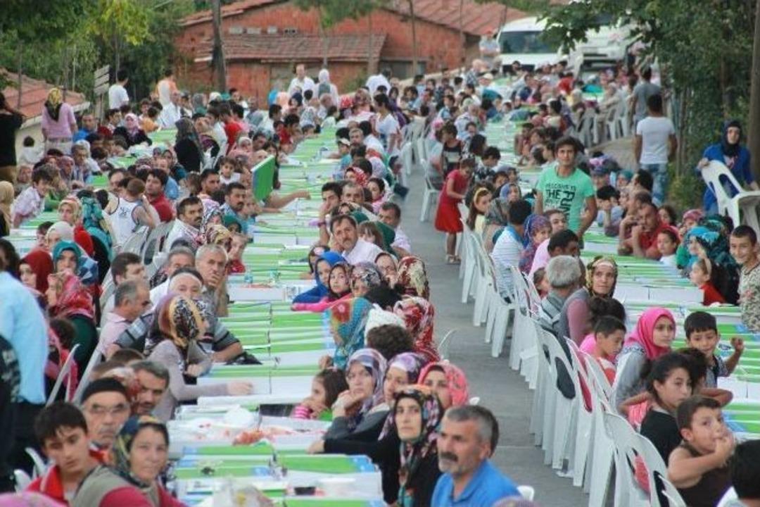 İftar Sofrası Cumhuriyet Mahallesinde Kuruldu