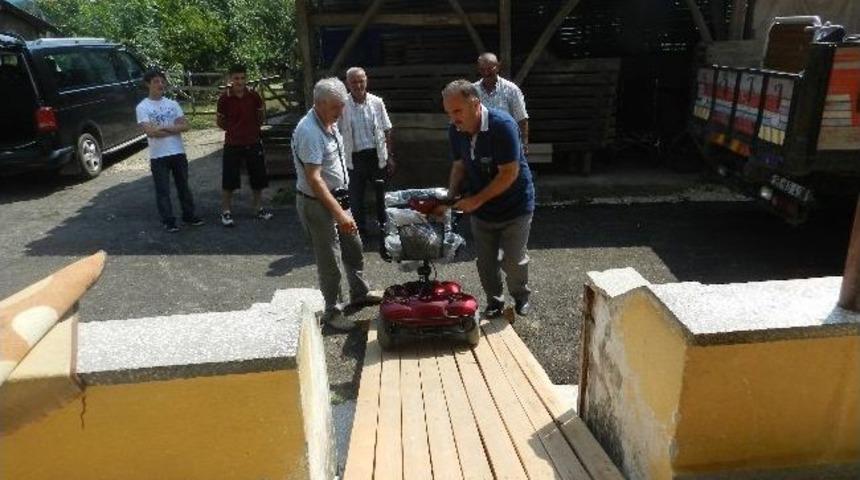 Biz B&uuml;y&uuml;k Bir Aileyiz Sevindirmeye Devam Ediyor