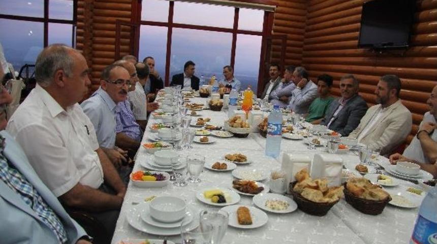 Akademisyenler Bayraktepe&rsquo;de Bir Araya Geldi