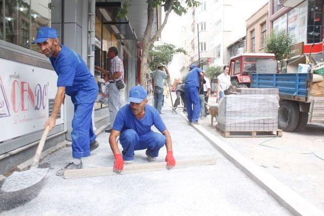 Cumhuriyet Caddesi’ Ndeki Çalışmalar Devam Ediyor