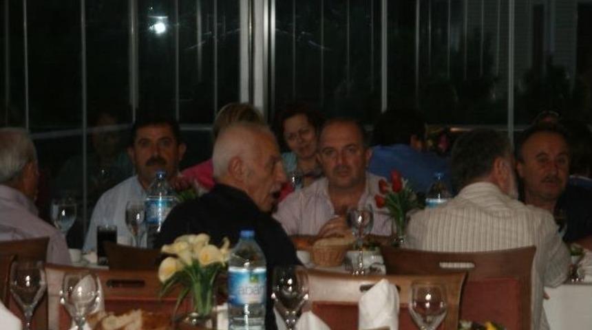 D&uuml;zce Ticaret Borsası&rsquo;ndan Ak&ccedil;akoca&rsquo;da İftar Yemeği