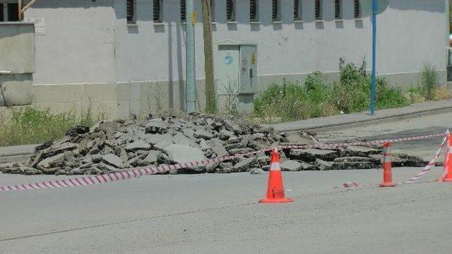 Akçakoca'da Asfalt Yama Çalışmaları Başladı