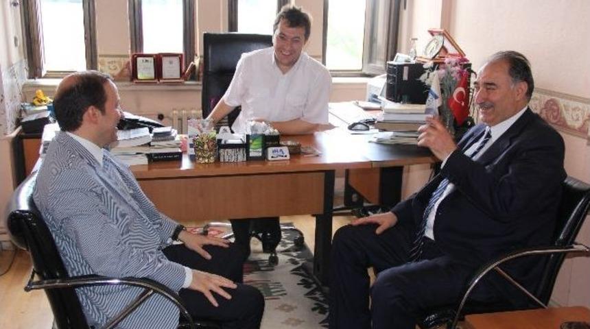 Yılmaz Ve K&uuml;&ccedil;&uuml;kler&rsquo;den İha&rsquo;ya Ziyaret