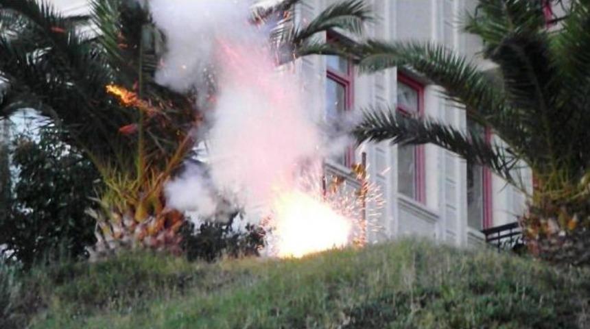 Ayvalık&rsquo;ta İftar Topu Geleneği Ses Bombasıyla S&uuml;r&uuml;yor