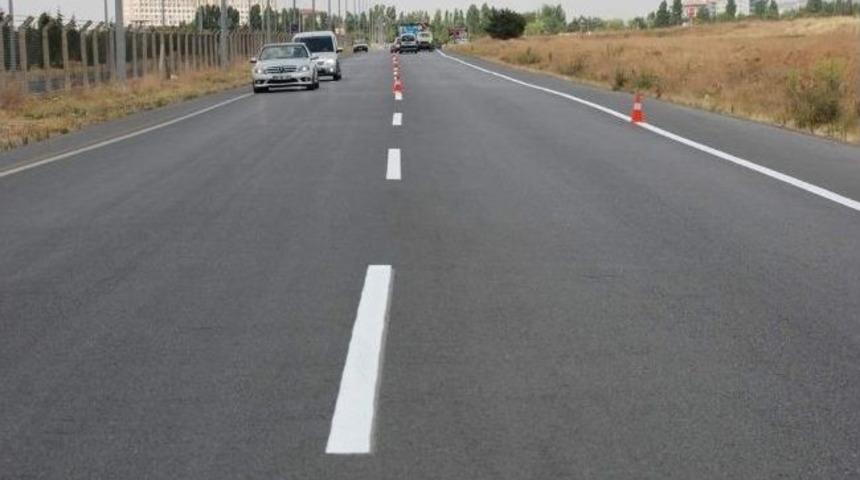 Melikgazi Belediyesi Yol Çizgilerini Yeniliyor