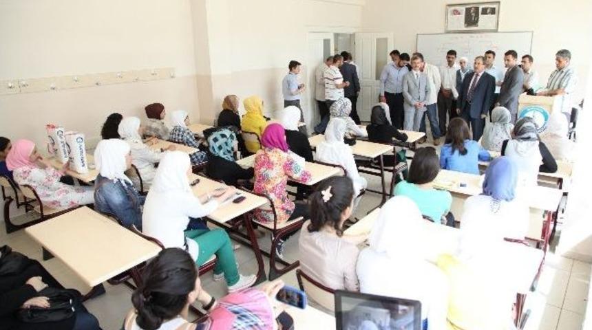 Vali Dalmaz, Şahinbey Belediyesinin Desteğiyle Eğitim G&ouml;ren Suriyeli &Ouml;ğrencileri Ziyaret Etti