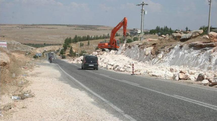 Halfeti'de Yollar Onarılıyor