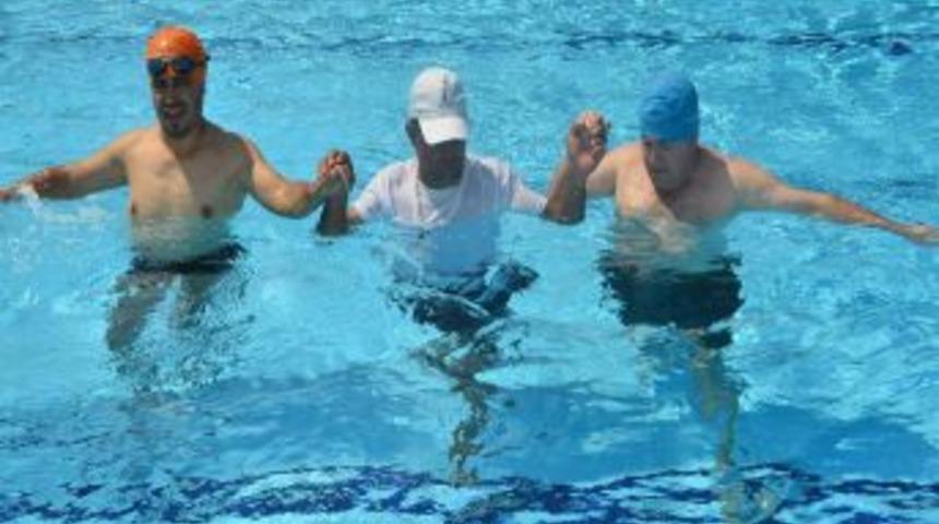 İzmir'de Engellilere &Ouml;zel Y&uuml;zme Kursu