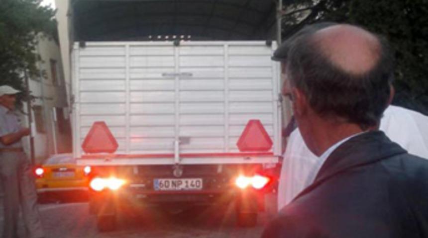 Kamyonetle cenaze nakline tepki