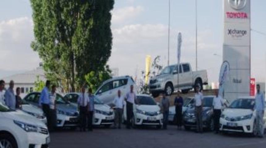 Yeni Corolla'lar Sahiplerine Teslim Edildi