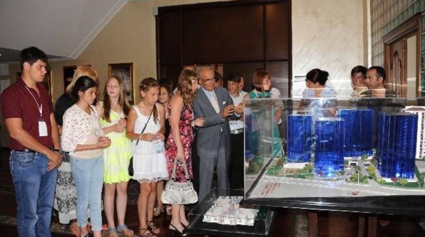 Kardeş Şehrin &Ccedil;ocukları Başkan Yılmaz&rsquo;ı Ziyaret Etti