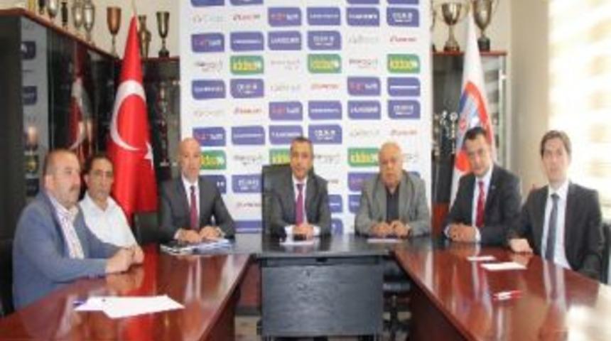 Karab&uuml;kspor&rsquo;da G&ouml;rev B&ouml;l&uuml;m&uuml; Yapıldı