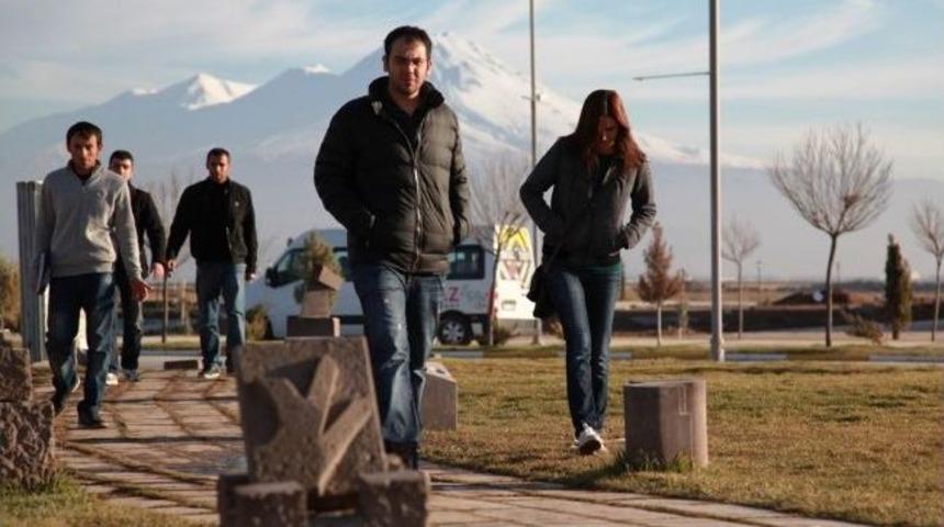 As&uuml;&rsquo;den İlgin&ccedil; İsim Araştırması