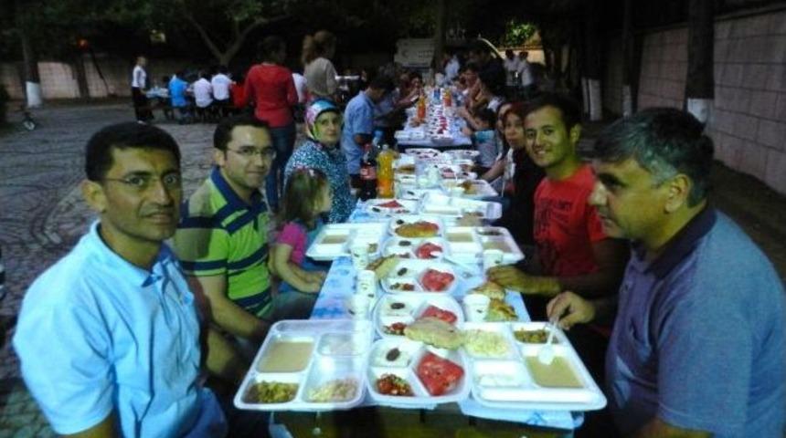 Poliklinik &Ccedil;alışanları İftarda Buluştu