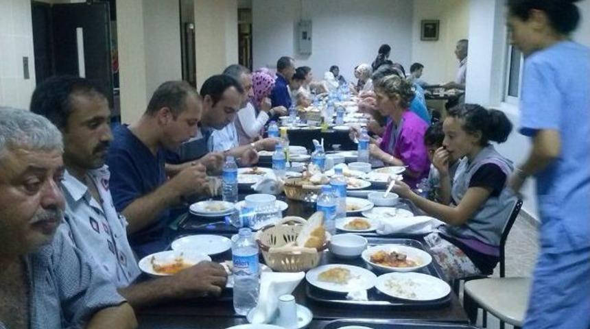 Refakat&ccedil;ilerle İftarda Buluştular