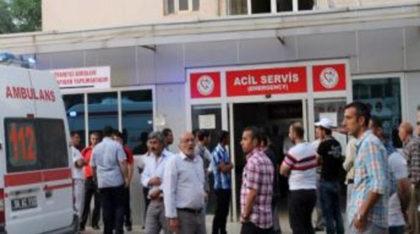 G&ouml;&ccedil;&uuml;k Altında Kalan İş&ccedil;inin İmdadına Mehmet&ccedil;ik Yetişti