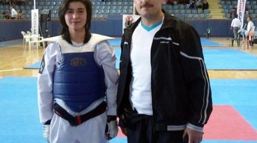 Zeynep Yeter Altan Avrupa Tekvando Şampiyonasında Yarışacak