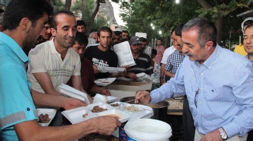 Osmancık Belediyesi&rsquo;nden 3 Bin Kişiye İftar