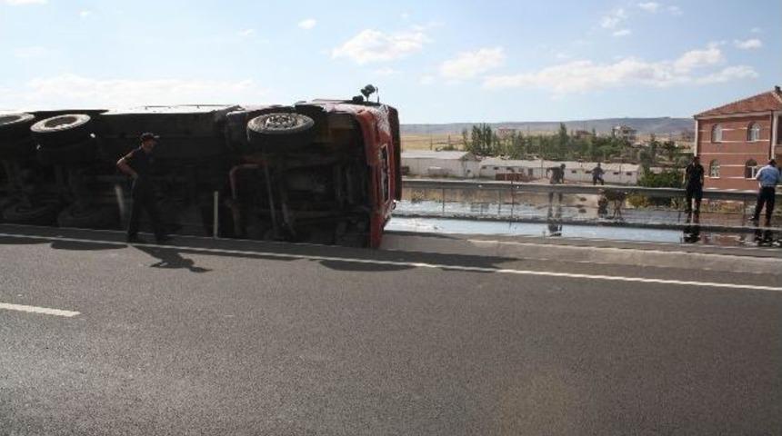 Mazot Y&uuml;kl&uuml; Tanker Devrildi