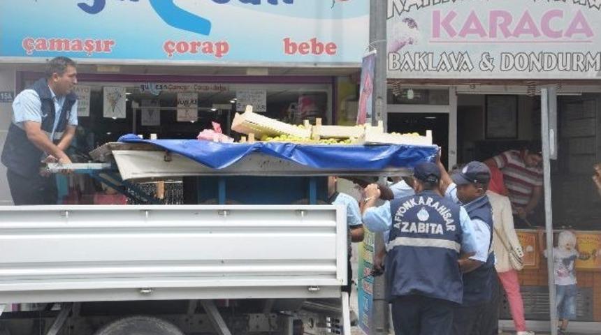 Afyonkarahisar&rsquo;da Zabıtadan Seyyar Satıcı Operasyonu