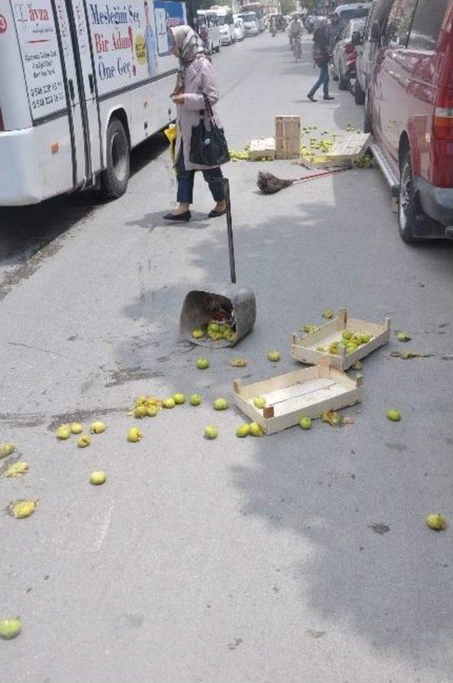 Afyonkarahisar’da Zabıtadan Seyyar Satıcı Operasyonu