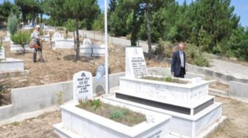 Alaplı&rsquo;da Mezarlıklarda Bayram Temizliği